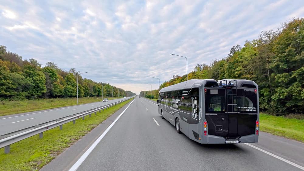 Электробус УТТЗ 6242